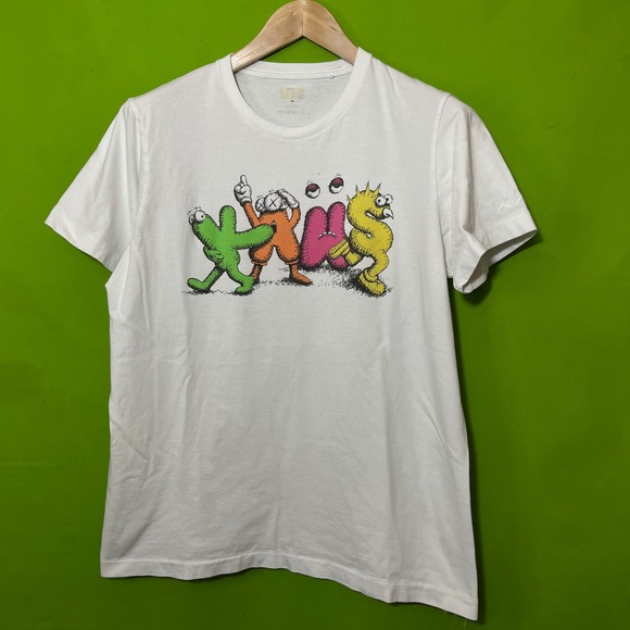 Uniqlo UT Other - Uniqlo UT KAWS Graphic T-Shirt Mens White Short Sleeve Tee Large